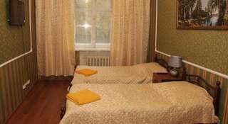 Гостиница 99 Патриаршие Пруды Москва Двухместный номер с 2 отдельными кроватями и общей ванной комнатой-4